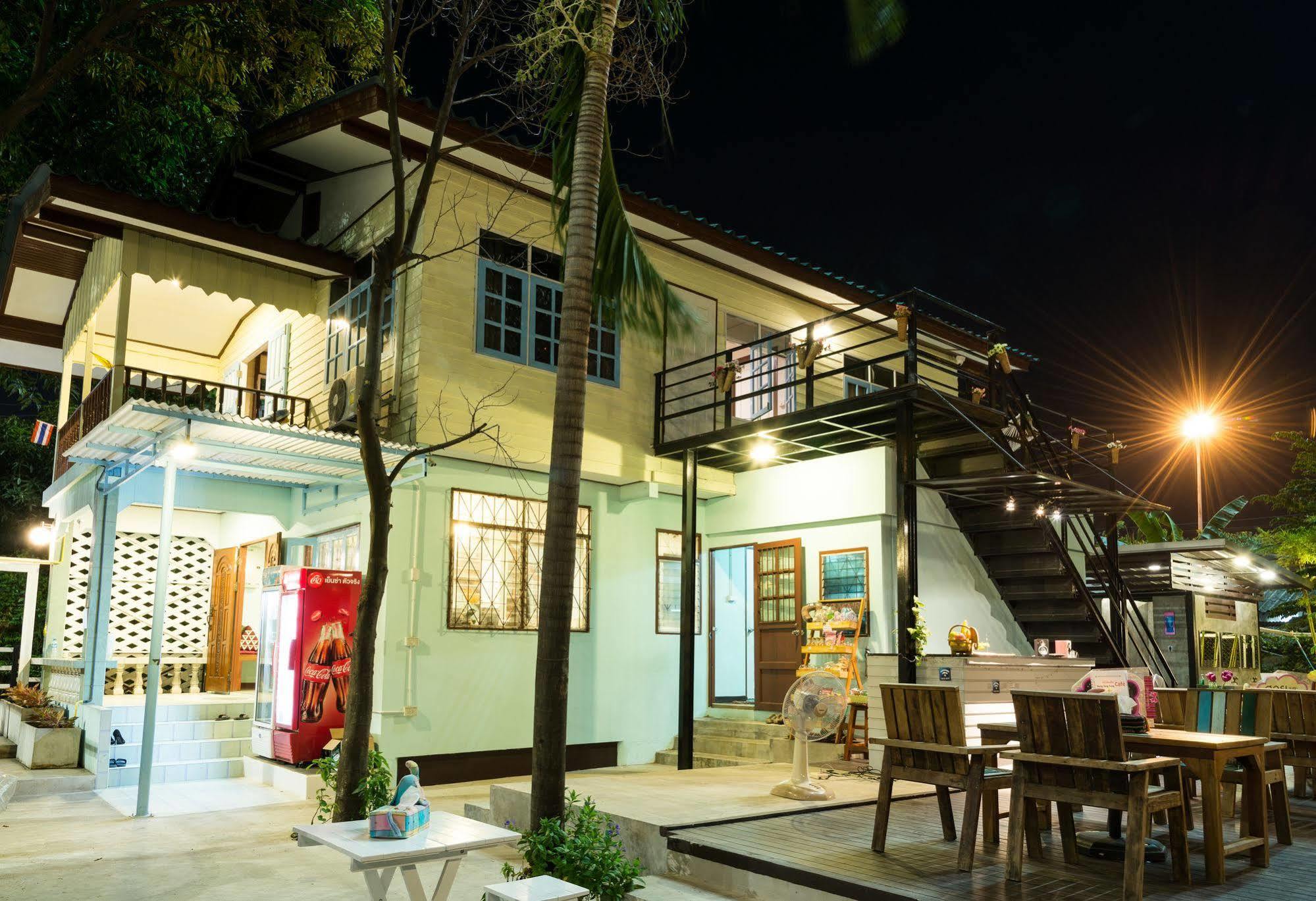 หนังตาหย่อนที่บ้านทับช้าง โฮสเทล กรุงเทพมหานคร ภายนอก รูปภาพ