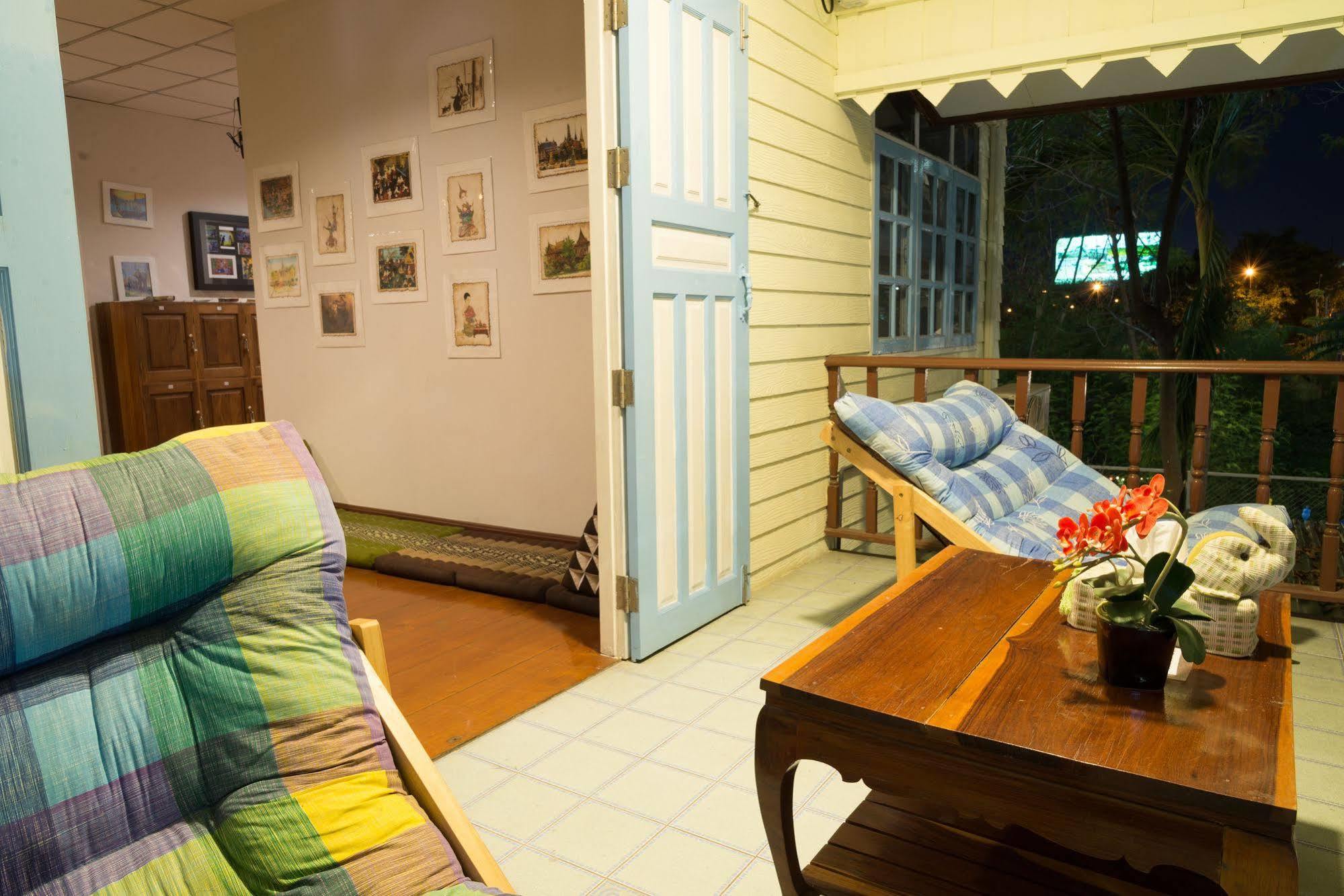 หนังตาหย่อนที่บ้านทับช้าง โฮสเทล กรุงเทพมหานคร ภายนอก รูปภาพ